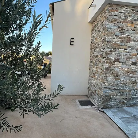 Agreable T2 Avec Jardin 4 Personnes Furiani